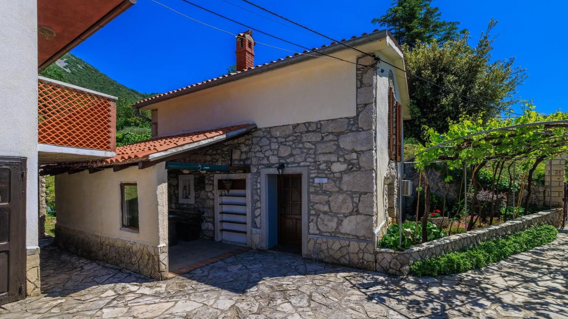 Apartment Josip Plomin