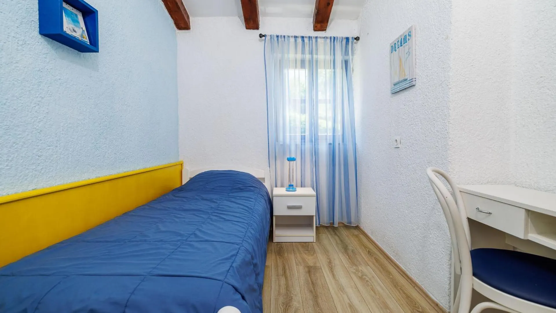 Apartment Josip Plomin 0*,