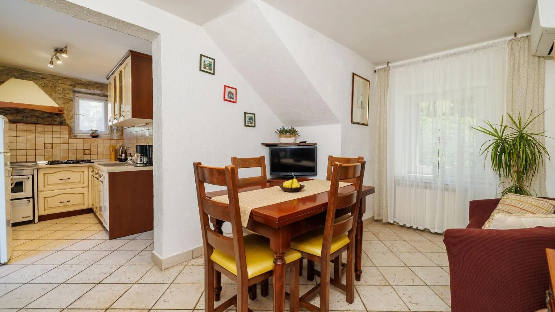 Apartment Josip Plomin Kroatien