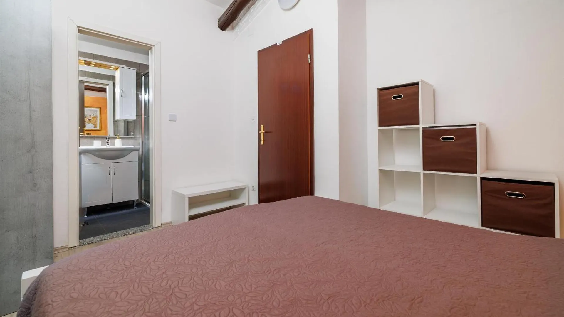 Apartment Josip Plomin